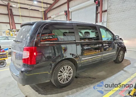 2015 Chrysler Town & Country Touring L z USA, uszkodzony, nr VIN 2C4RC1CG5FR602775